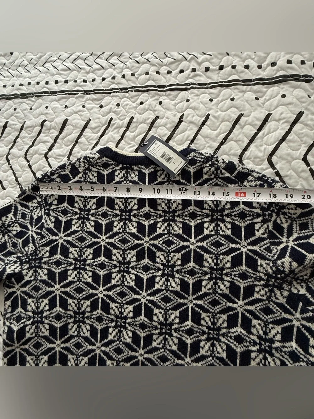 Vineyard Vines bold geometric
